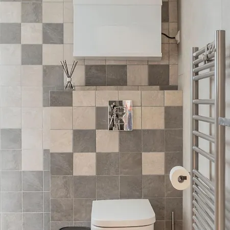 Appartement Elegant Parisian Near Eiffel Tower *